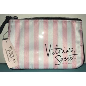 🆕 Victoria’s Secret Pink & White Coin Bag